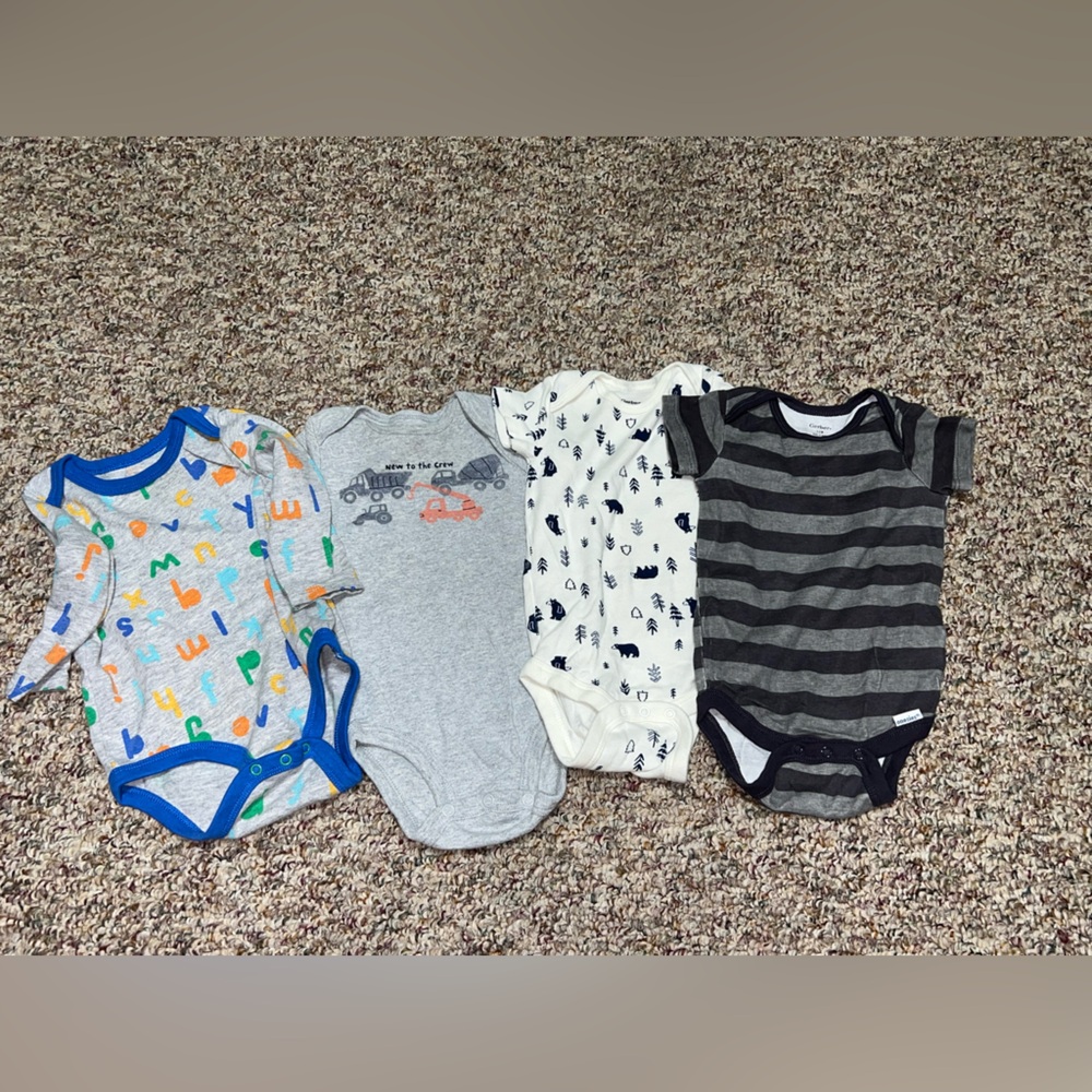 Boys‎ bodysuits, outfits Assorted Kids One Pieces Set, Lot of 4, 3-6 month